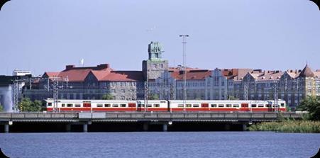 Raideliikenteen toimivuus Henkilöliikenne Tavaraliikenne Kaluston