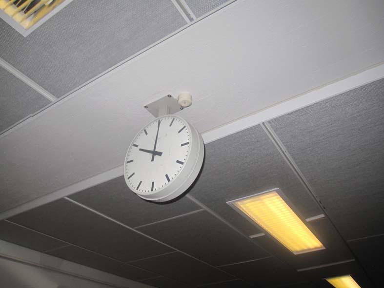 Kuva 6: Valaistus on pääosin loisteputivalaistusta. Raennusessa on esusellojärjestelmä.