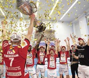 mestaruusliiga 2017 2018 Teksti TONI FLINK Kiilaako Sampo finaalijoukkueiden kiusaksi? VaLePa juhli miesten mestaruutta viime keväänä. LP Viesti otti ilon irti naisten mestaruuden ratkettua.