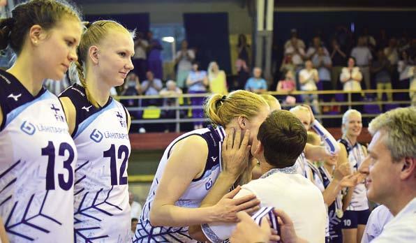 tässä numerossa Kansikuvassa: Noora Kosonen Kuva: Tuomas Pelto 14 Suomen