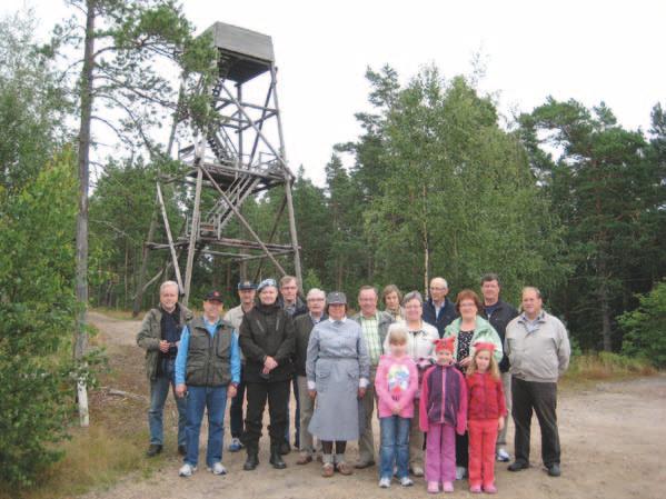 Kentän kuulumisia Ilmapuolustuksen muistomerkit tutuiksi Salpausselän ilmatorjuntakilta ry ja Ilmatorjuntayhdistys ry:n Kymen osasto ovat viime vuosien aikana kartoittaneet ansiokkaasti