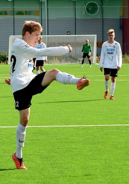 Vaikka asento oli hieman hankala, onnistui Ege laittamaan pallon pussiin. Vaikka Honka suoritti kaikki vaihtonsa ottelutauolla, se ei tuonut suurtakaan muutosta kentälle.