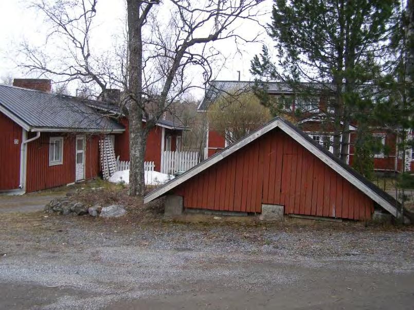 Rakennuksen kuvaus Alkuperäinen / nykyinen käyttö Asuin-teollisuusrakennus / asuinrakennus Talous-teollisuusrakennus / talousrakennus Rakentamisaika n.