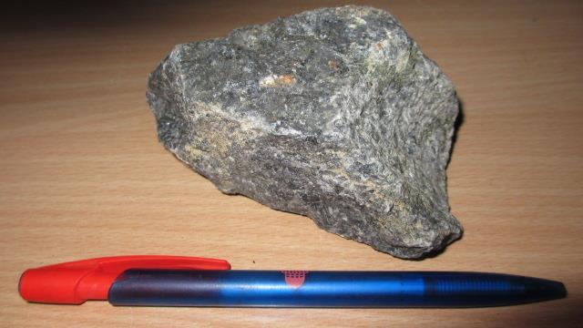 Kairareikätulkintojen mukaan gabroon on aikoinaan sulanut myös muita mineraaleja kuten amfiboleja.