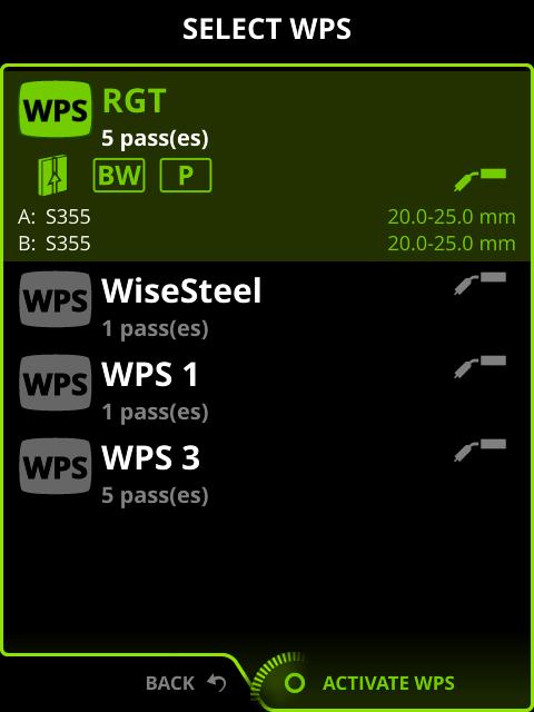 8 MIG WELDER 2.5 Käyttö b) Jos Control Pad on perustilassa, aktivoi hitsausohje painamalla vihreää painiketta. Control Pad avaa hitsausohjenäkymän.