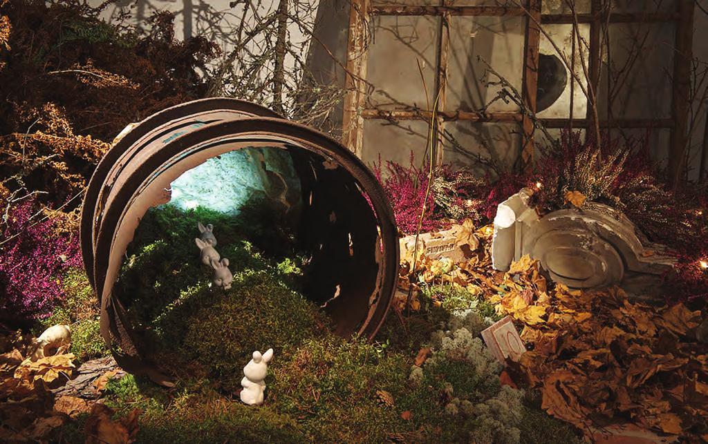 Vapaaehtoistoiminta Maaretta Caselius, Jälleennäkeminen, installaatio kierrätysmateriaaleista ja työmaalta kerätyistä luonnonmateriaaleista Mystinen Matka -näyttelyssä, Ullakkogalleria, Turku, 2013.