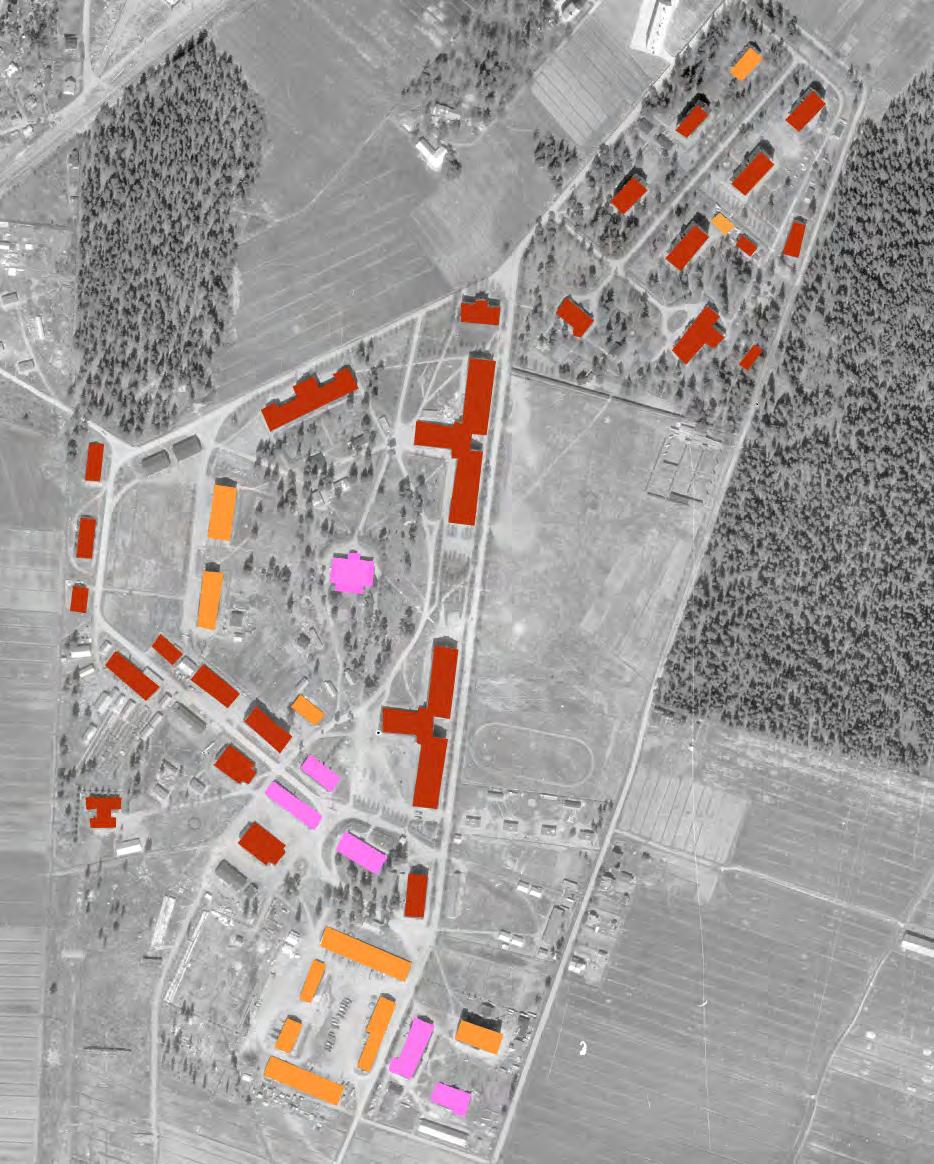 Venäläisten aikana aloitettuja, 1920-luvulla loppuun saatettuja rakennuksia: - kuormaston varasto (44), jota käytettiin 1920 1930-luvuilla vaunu- ja rehuvarastona - rykmentin leipomo (45), joka oli