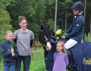 PONIBREEDERS Ponibreeders on Suomessa syntyneiden 5- ja 6-vuotiaiden rotu- ja ratsuponien (ei shetlanninponit) ennakkomaksullinen kasvattajakilpailu.