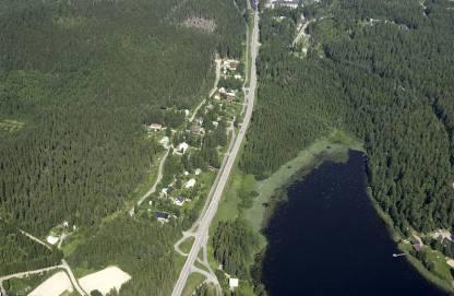 Pysyvä asutus sijoittuu pääosin neljälle eri osa-alueeseelle, jotka ovat Kairahta, Laajaranta, Oravasaari ja Ilmopohja.
