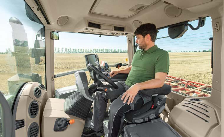 Tutustu Fendt-traktorin Life Cab -ohjaamoon 360 asteen näkymässä ja pane merkille sen tarjoama poikkeuksellisen hyvä näkyvyys kaikkiin suuntiin. www.fendt.