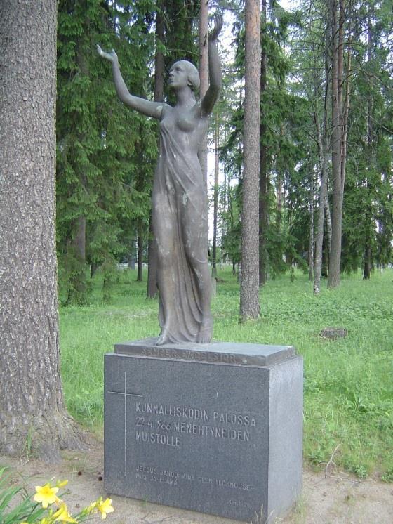 Suurten nälkävuosien muistomerkki Laatassa on teksti Anna meille jokapäiväinen leipämme. Kivi on tuotu Mäkikylästä ja se muistuttaa leipää. Sen on tuonut tälle paikalle Hannes Martikainen.