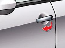 Kun valikoiva lukituksen avaustoiminto on käytössä, vain kuljettajan ovi voidaan avata sen jälkeen, kun kauko-ohjaimen avauspainiketta on painettu kerran.