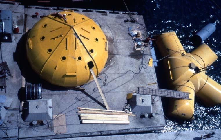 Pienoissukellusvene sukeltava lautanen oli 1959 valmistunut kahden hengen tutkimusalus, jolla laskeuduttiin jopa 300 metrin syvyyteen.