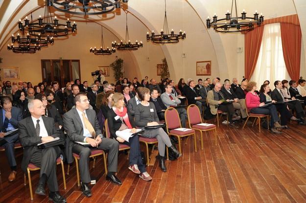 kehittämisestä. Seuraavaksi seminaarissa esiteltiin neljä Gozolle järjestetyn opintomatkan aikana tunnistettua hyvää käytännettä.