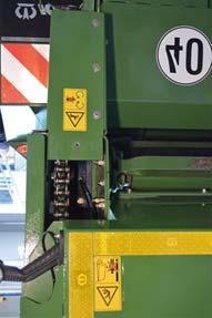 17 /Layout Module /---------------Seitenumbruch---------------- @ 0\mod_1196175311226_0.docx @ 4164 @ @ 1 Huolto voitelu 18.4 Käyttöketjun öljyäminen Varoitus!