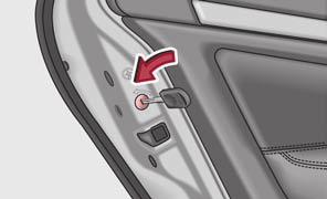 30 Lukituksen avaaminen ja lukitseminen Elektroninen ajonestolaite (ajonesto) Elektroninen käynnistyksenestojärjestelmä estää asiattomia ottamasta autoasi käyttöönsä.