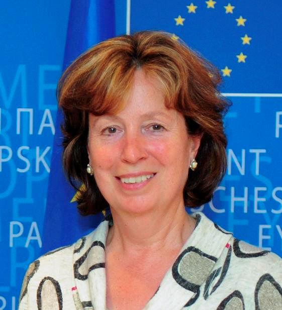 Naiset Euroopan parlamentissa Puhemiehistö Puhemiehistöön kuuluvat Euroopan parlamentin puhemies, 14 varapuhemiestä ja 5 kvestoria, jotka on valittu kahden ja puolen vuoden