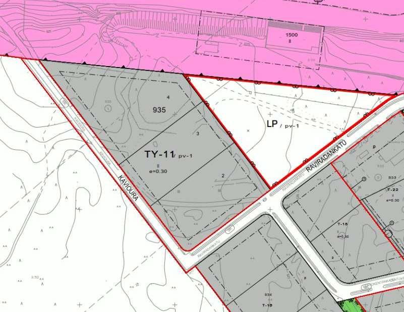 2.2.5 Rakennusjärjestys Kuva 5. Suunnittelualueen asemakaava. Suonenjoen rakennusjärjestys on tullut voimaan 21.7.2008. Alue ei ole asemakaavan laatimista varten rakennuskiellossa. 2.2.6 Kiinteistörekisteri ja pohjakartta Alue kuuluu kokonaisuudessaan kaupungin pitämään kiinteistörekisteriin.