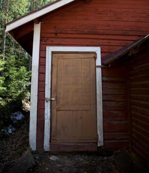 (sama kuin vaunutallissa) ja alaosaltaan
