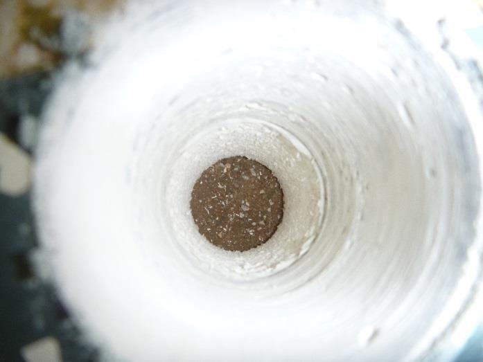 Muovimatto pintaiset lattiat kartoitettiin kauttaaltaan pintakosteusmittauksella. Pintakosteusmittauksessa ei havaittu kohonneita pintakosteuslukemia.