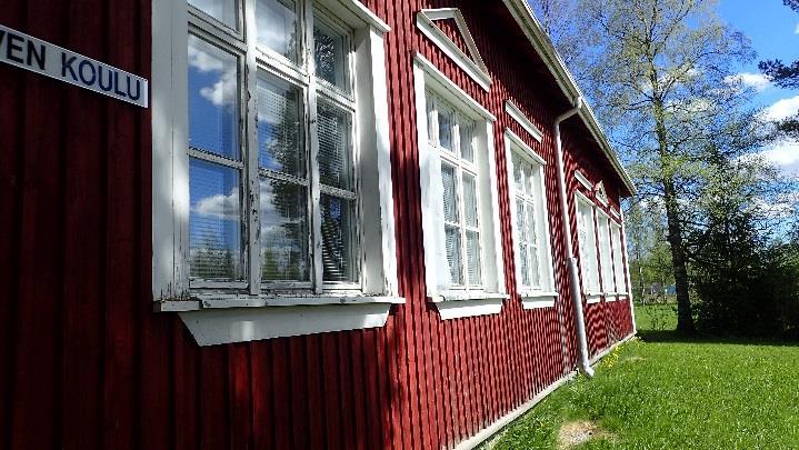 Rakennuksen vierelle on asennettu salaojaputkistot. Kuva 74. Rakennuksen vierellä maanpinta on tasainen. Kuva 75. Rakennuksen vierellä maanpinta on tasainen. Kuva 76.
