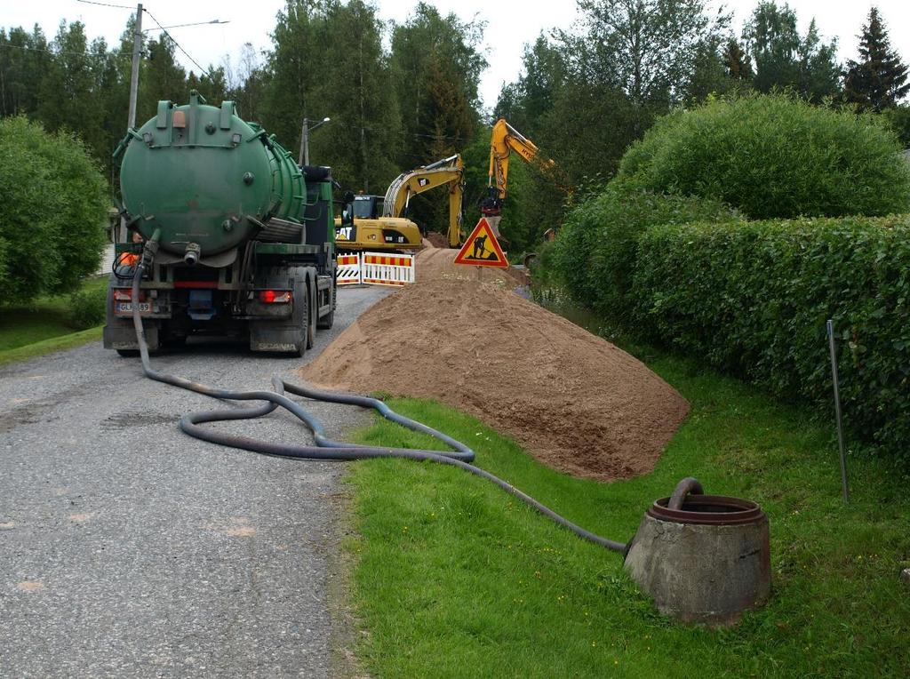 6.2 Kaivojen asennus Sähköhitsauksessa putken tulee olla puhdas ja täysin kuiva. Tällaisen hitsauksen toteuttaminen käytössä olevaan viemäriin on haasteellista, mutta mahdollista.
