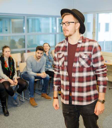 Koulutus on suunnattu kaikille työpaikan työhyvinvoinnin kehittämisestä kiinnostuneille: esimiehille, työntekijöille, henkilöstöhallinnolle, luottamusmiehille sekä työsuojeluedustajille.