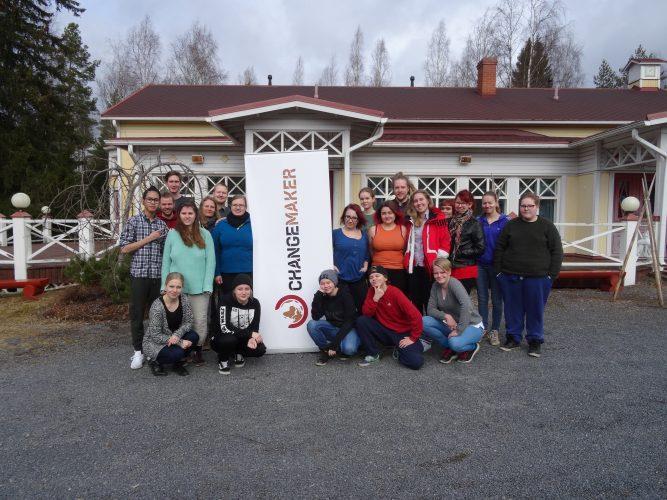 7. Changemaker-viikonloppu Järjestäkää yhteislähtö Kuopiossa 6.-8.10. pidettävään Changemaker-viikonloppuun ja tulkaa viettämään innostava koulutusviikonloppu muiden maailmanmuuttajien seurassa!
