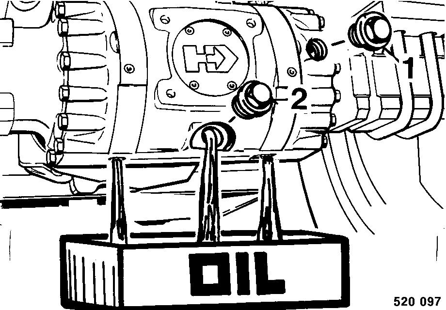 ÃÃNl\WW WXQQLQÃYlOHLQ 1000 käyttötunnin välein 5.26 Vetoakselin öljynvaihto L Ohje Poikkeavissa akselimalleissa myös poisto- ja täyttötulpat ovat hieman erilaisia. Suorita öljynvaihto vastaavasti.