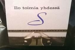 Hinta 8 /pussi Sihteerin lakritsisalmiakkisiirappi Lakritsisalmiakkisiirappi Sihteeriyhdistyksen logolla vieraslahjaksi tai omaan käyttöön.
