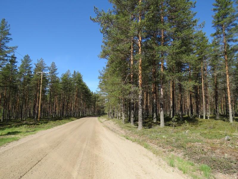 eteläpuolella, kuvattu koilliseen.