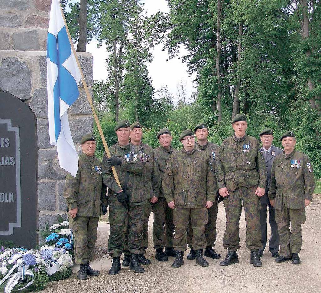 Matka kului nopeasti ja rattoisasti kahvia juoden ja tutustuttaessa toisiimme. Kuten aiemmin oli tullut esille, oli useampi rouva matkassa mukana.