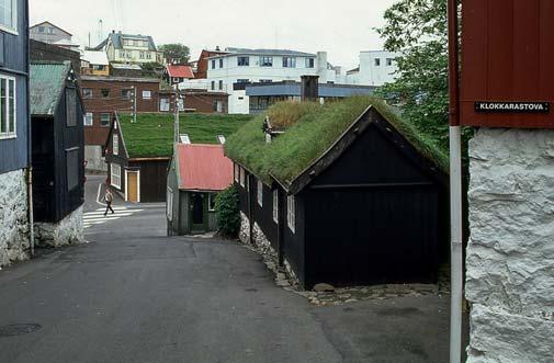 Uudempien kuvien mukaan parlamentti on luopunut