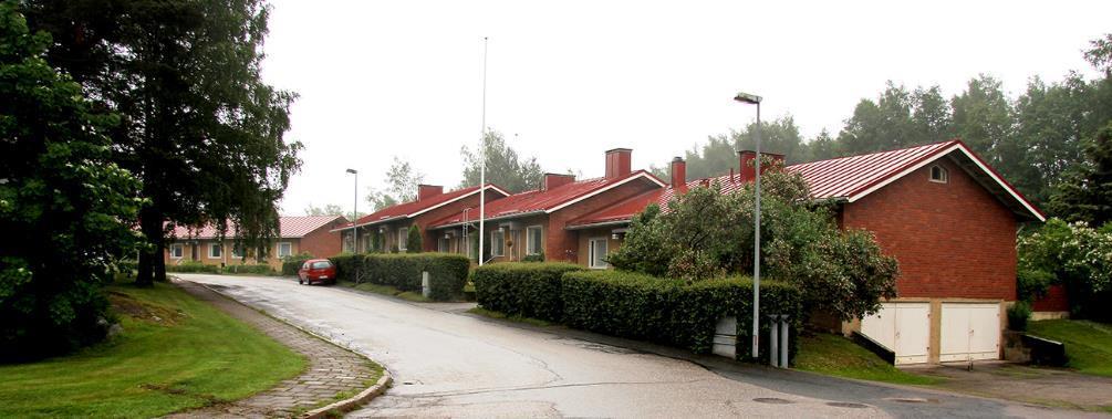 Kohteet on sijoitettu maastoon väljästi 1960-luvun funktionalististen suunnitteluperiaatteiden mukaisesti.
