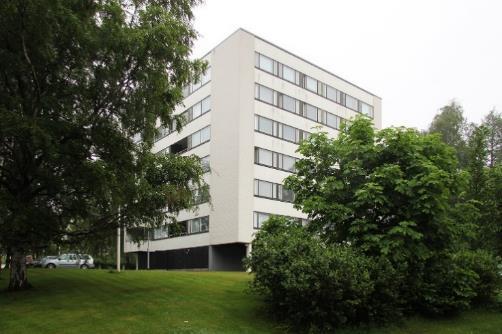 79 Tyypillisen Tornelankujan kerrostalon julkisivut on slammattu ja vuorattu asbestisementtilevyillä.
