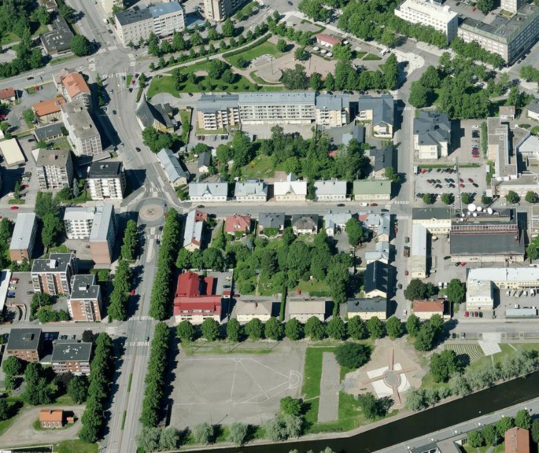 Kartta Pakki-tietokanta Kuvaus Kanavakadun varren historiallisen ytimen muodostavat 1950-luvulla valmistuneet kaksikerroksiset pienkerrostalot, joiden joukkoon on toteutettu näihin sopeutuvaa