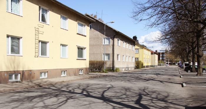 Näin kanavakadun vanhaa miljöötä on täydennysrakennettu laadukkaasti myöhempinä vuosikymmeninä. Kohde antaakin edustavan kuvan raumalaisesta täydennysrakentamista.
