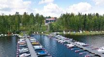 Palkinto on nähtävillä pääaulan viherkeitaalla, joka on yksi kampuksen Green Campus -keitaista. Muut keitaat sijaitsevat yhdyskäytävällä, 3. aulassa sekä 1. rakennuksen 5. kerroksen aulassa.