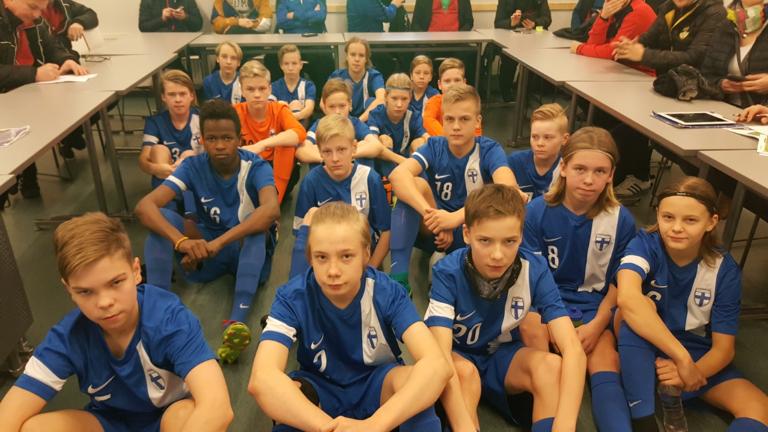 Pelaajakoulutus U15-14 alueleirit - Piirin alueella järjestettiin 16 kpl alueleirejä (pojat ja tytöt) +Yläkouluakatemia Rovaniemi uutena.