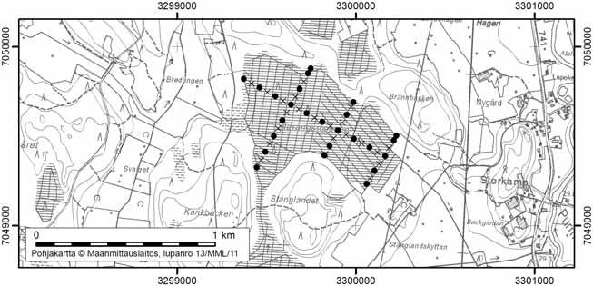 Pedersöressä tutkitut suot ja niiiden turvevarat Osa 1 65. Storängsmossen Storängsmossen (kl. 2321 07, x=7049,5, y=3299,7) sijaitsee noin 17 km Pedersören keskustasta kaakkoon.