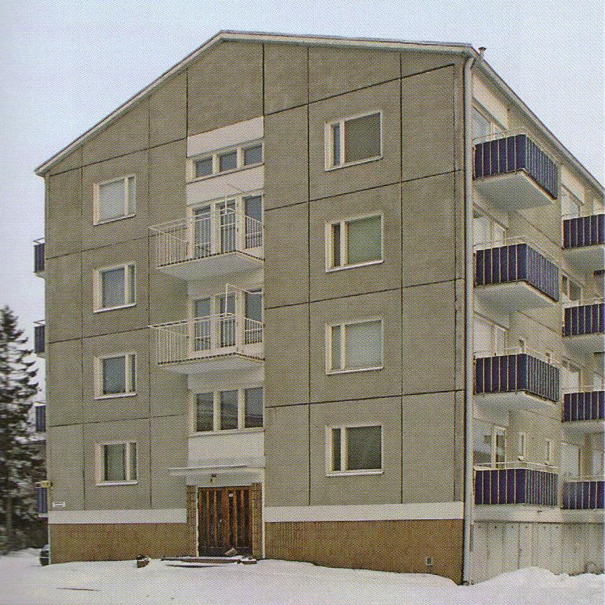 TAMPEREEN AMMATTIKORKEAKOULU OPINNÄYTETYÖ 23(43) Rakennustekniikka, kiinteistönpitotekniikka Maija Haapala ja ulkoseinien toteuttamisessa elementtirakentaminen jäi lähinnä arkkitehtien kokeilujen