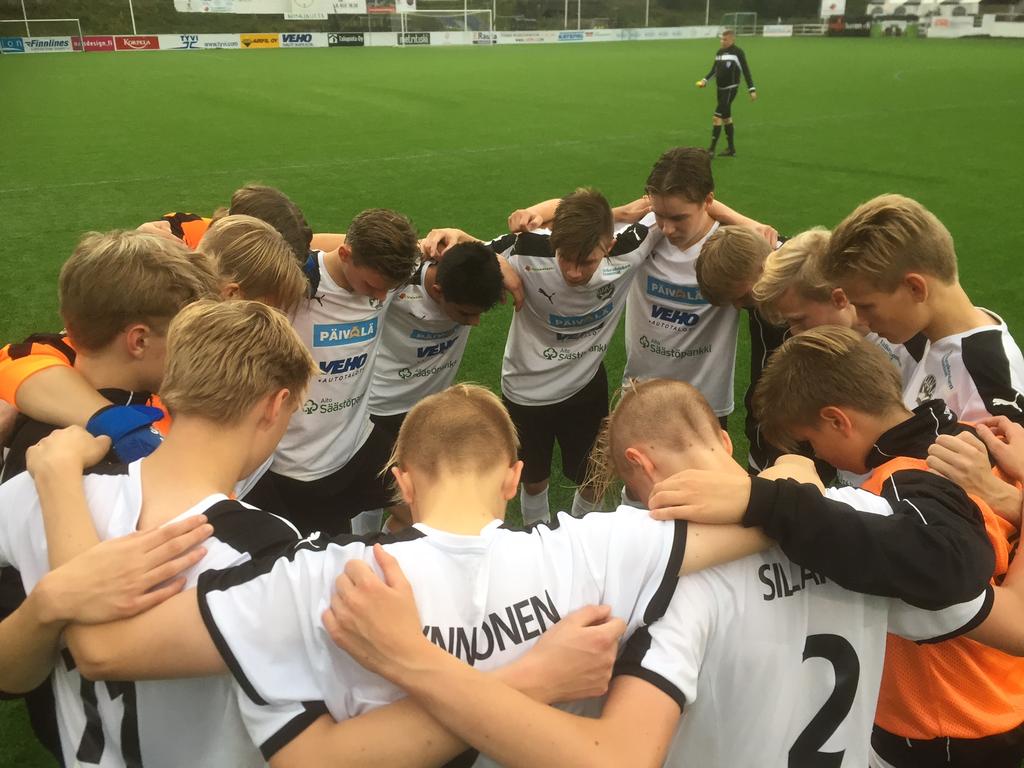 C15:lla aloitus vaihteleva syksyn C15 FC Haka-junioreiden C15-joukkueella on ollut vaihteleva syksyn aloitus.
