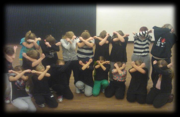 Hiphop-tanssi 13-15-vuotiaat alkeisjatko Free Your Mind, Ohjaajina toimivat Veera Rintamäki ja Laura Huuhka "Ryhmä on