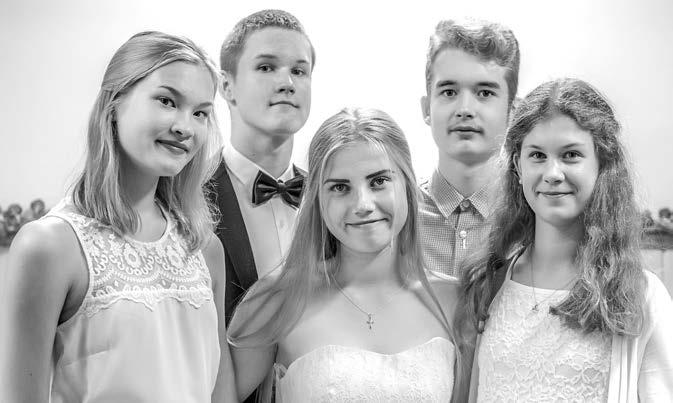 Luterilainen 6/2017 231 STLK:n seurakuntien yhteinen rippikoulu pidettiin Siitamajalla 12.- 18.6. ja 31.7.-6.8.2017, jolloin konfirmoitiin viisi nuorta.