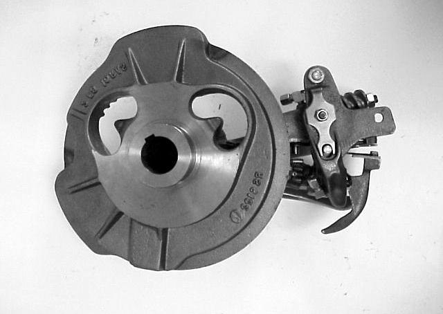 Pos: 34.75.11 /BA/Ei nstellungen/gr oßpackenpr esse/knoter/d oppel knoter/messer hebel (Doppel knoter) Bild @ 24\mod_1241416794165_71.docx @ 243515 @ 3 @ 1 Pos: 34.75.13 /BA/Ei nstellungen/gr oßpackenpr esse/knoter/d oppel knoter/garnmesser nachschlei fen @ 24 \mod_1241419081711_71.