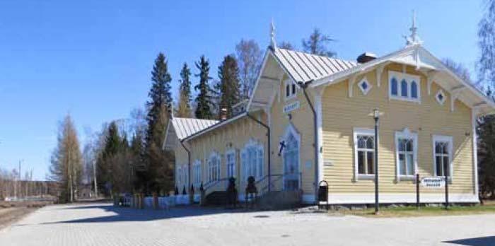 6 KUVA 3 Suolahden rautatieasema. Rakennuksessa on toiminut mm. ravintola Gallén. KUVAT 4 ja 5 Suolahden rautatieasema ja talousrakennus.