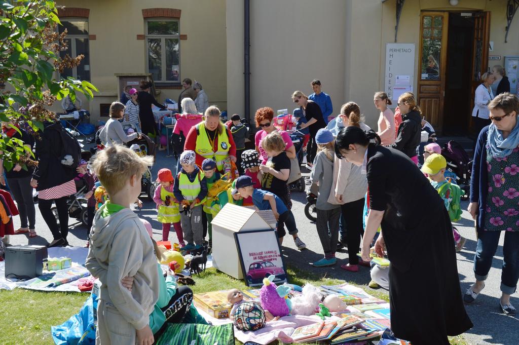 Perhekeskustoiminnan koordinaattori ja perhekeskusohjaaja ohjasivat vuoden aikana yhteensä kaksi Vahvuutta Vanhemmuuteen -ryhmää.