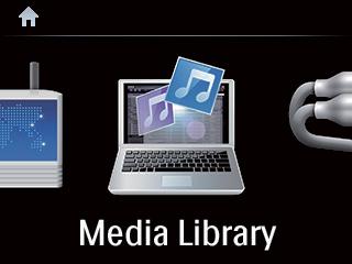 Huomautus Aloitusnäyttö Verkkopalvelut* ovat käytettävissä vain joissakin maissa. Toistonäyttö Toistonäyttö tulee näkyviin LIBRARY/INTERNET RADIO/ONLINE SERVICES -tilassa, kun toisto alkaa.