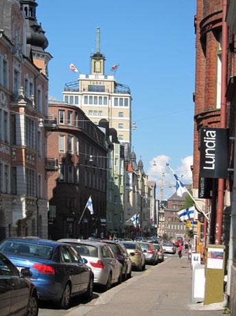 Hotelli Torni 1928-33 Kino-Palatsin ohella toinen korkealle tähtäävä rakennushanke, joka 1920-luvun Helsingissä herätti laajaa kiinnostusta, oli Hotelli Torni, jonka rakentaminen niin ikään liittyi