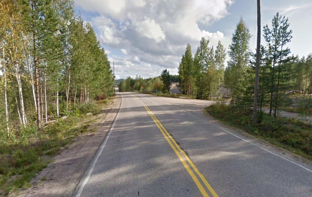 kaltevuus on nouseva. Näiden liittymien liikenneturvallisuus on heikko johtuen liittymien sijoittumispaikasta. Kuva 7.
